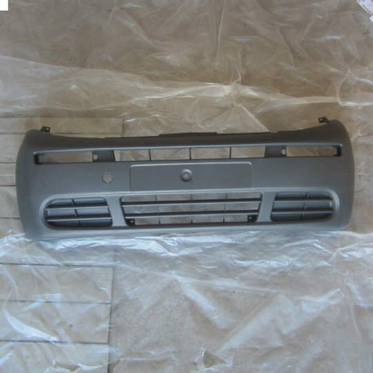 Передній бампер (2001-2006р) без туманок Opel Vivaro 602607-2 KH5089 900 фото
