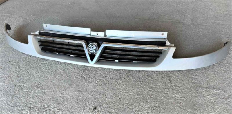 Передня решітка Vauxhall (Опель) 2001-2006р - Зображення 1
